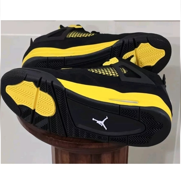 Nike Air Jordan 4 Retro Thunder DH6927-017 Men US 10/ Women size 11.5 New In Box - Picture 12 of 16